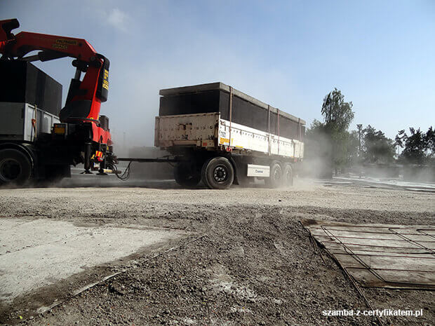 Transport monolitycznych szamb betonowych  w Łowiczu z gwarancją